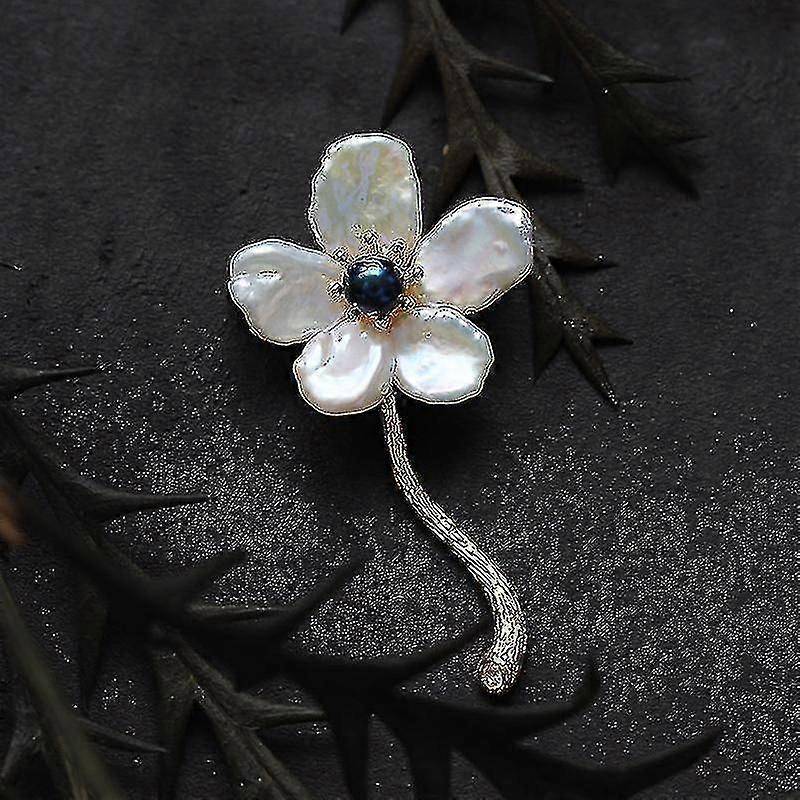 Fünfblättrige Blumenbrosche