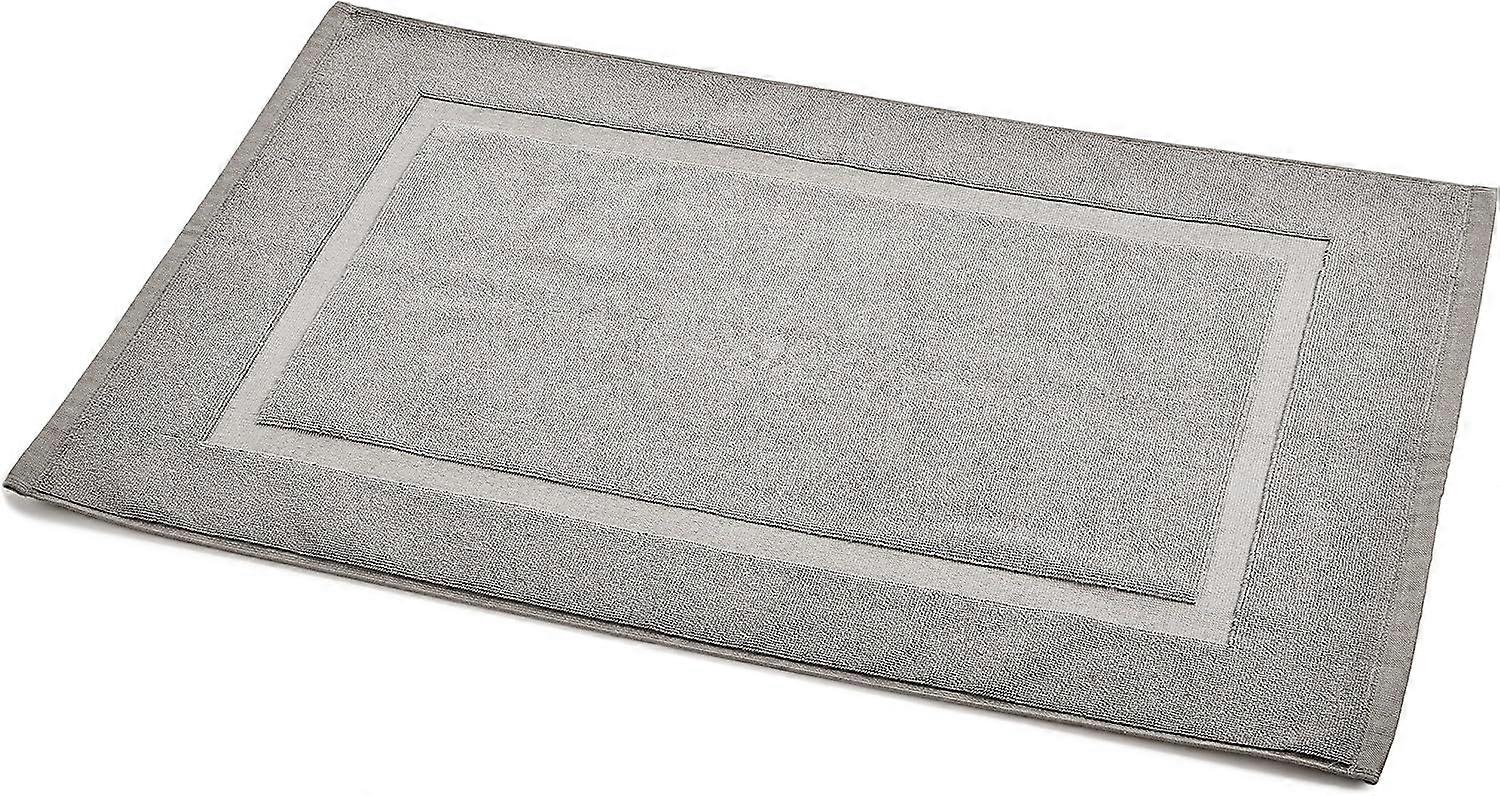 Gray braided bath mat