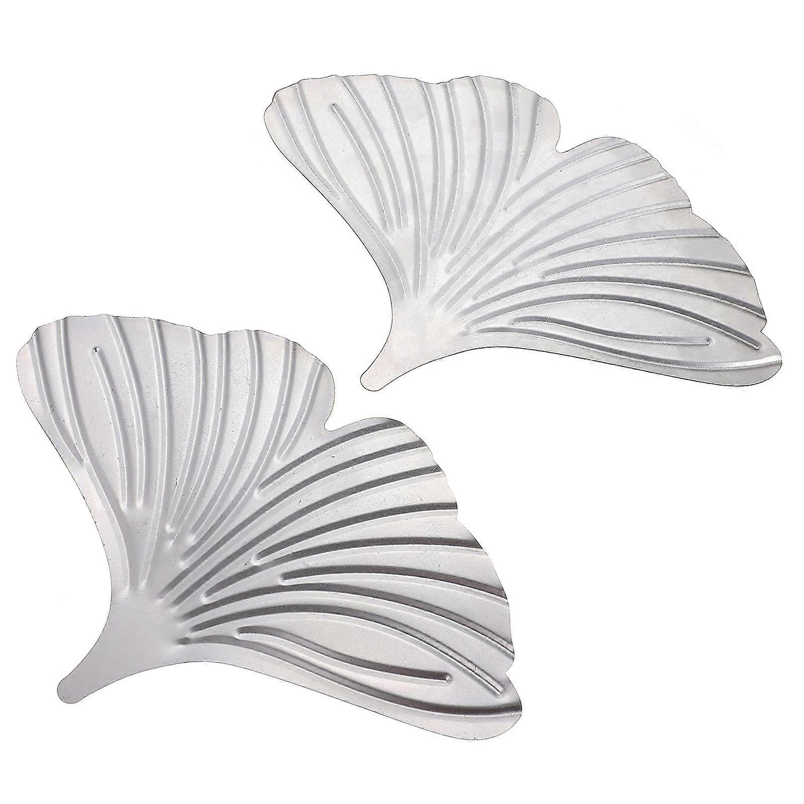 Here's a polished and professional product description based on your input:
**2pcs Retro Ginkgo Leaf Metal Decorations – & Office Accent