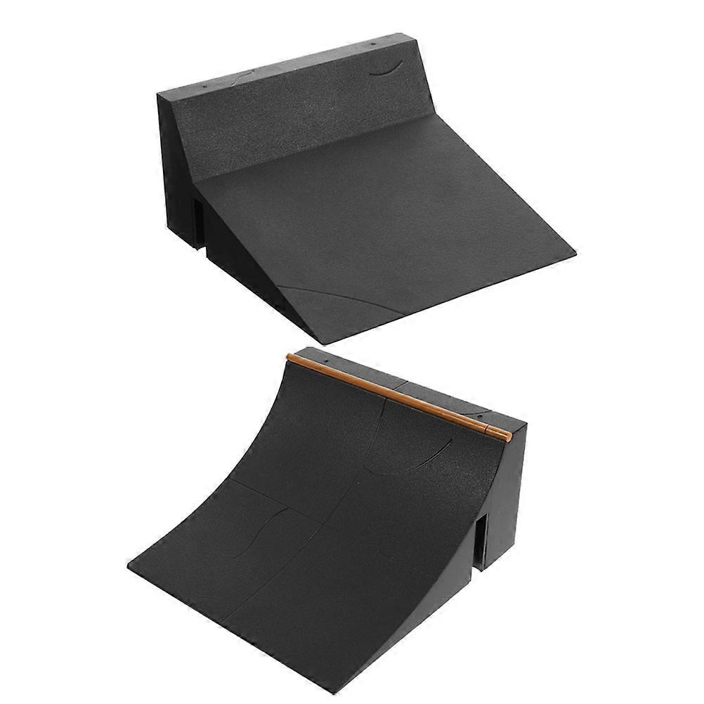 2pcs Fun Finger Skateboard Ramp Set for Tricks and Practice