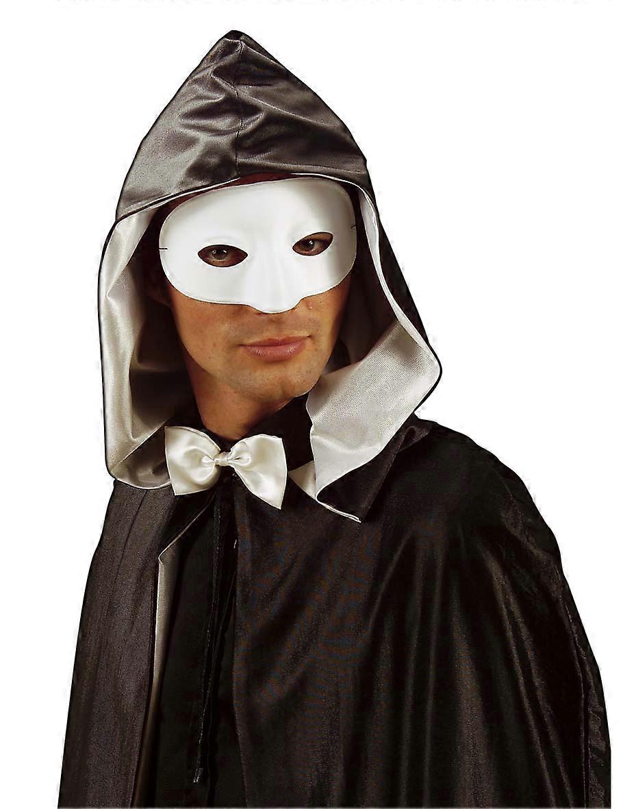 Adult stealthy white wolf
