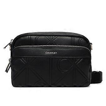 Calvin Klein Bolsos Lv04d3330g Emblem Emboss Camera Bag