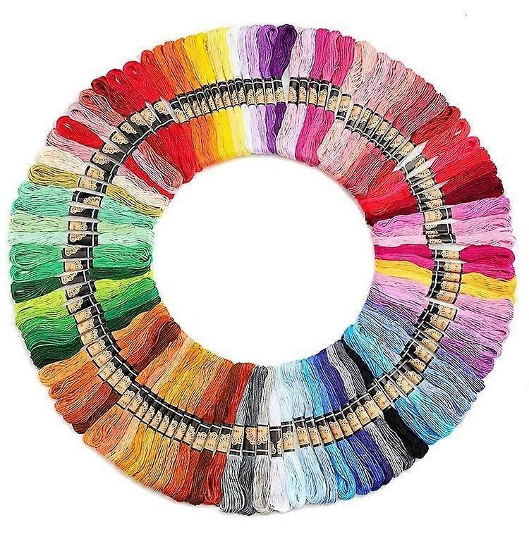 200 dukker broderigarn / moulin garn