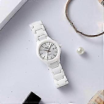 Orologio da donna in ceramica bianca, dallo stile semplice ed elegante.