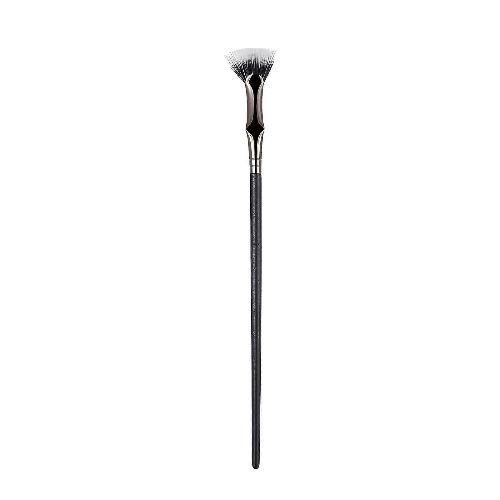 Fan-Shaped Double-Layer Mascara Brush Features Fiber Bristles