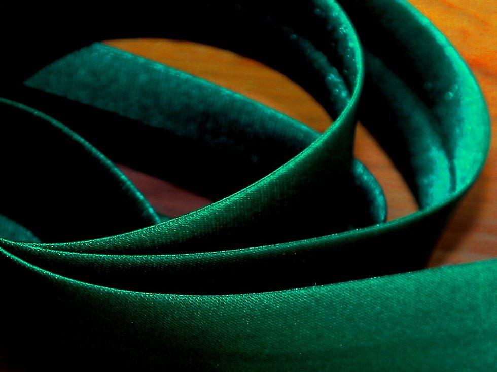 20mm Prym Duchesse Satin Bias Binding Tape 3.5m Fir Green - each