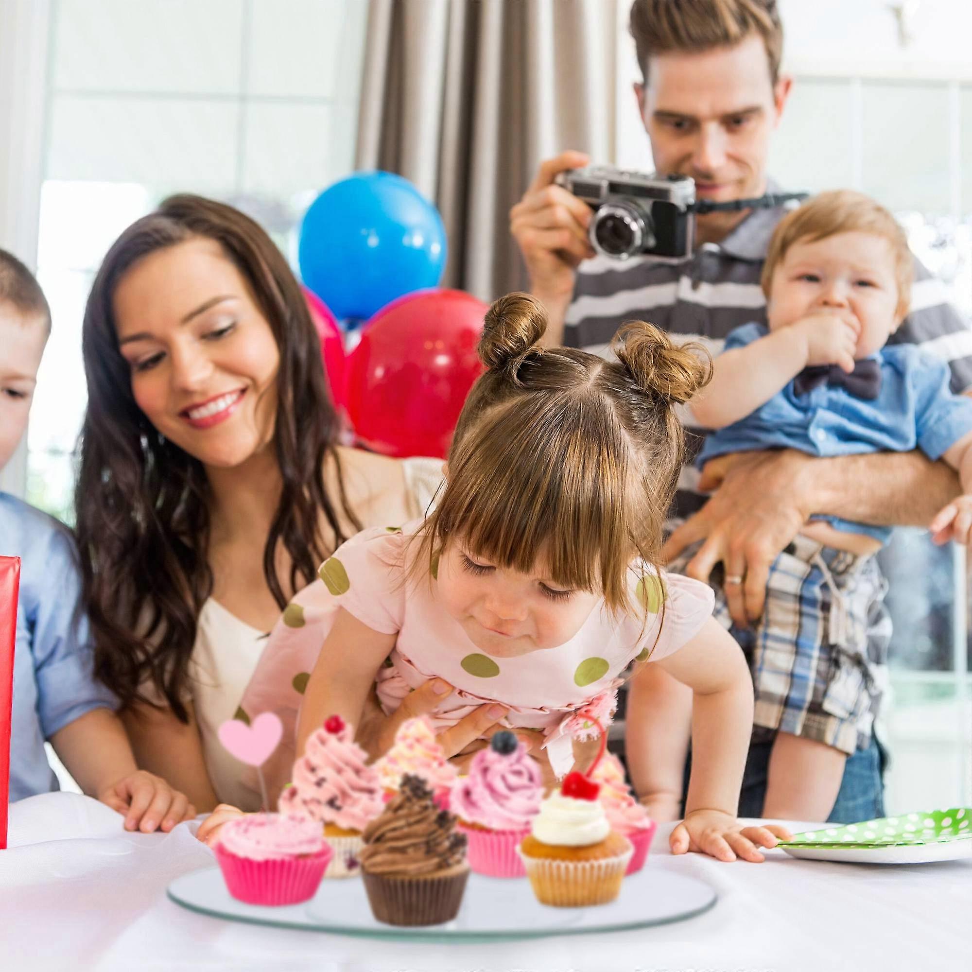 Rotatable cake tray