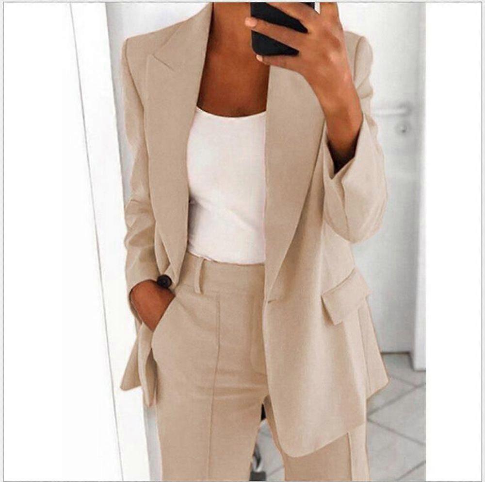 Conjunto de blazer e calça com gola elegante, sofisticado e sob medida para mulheres.