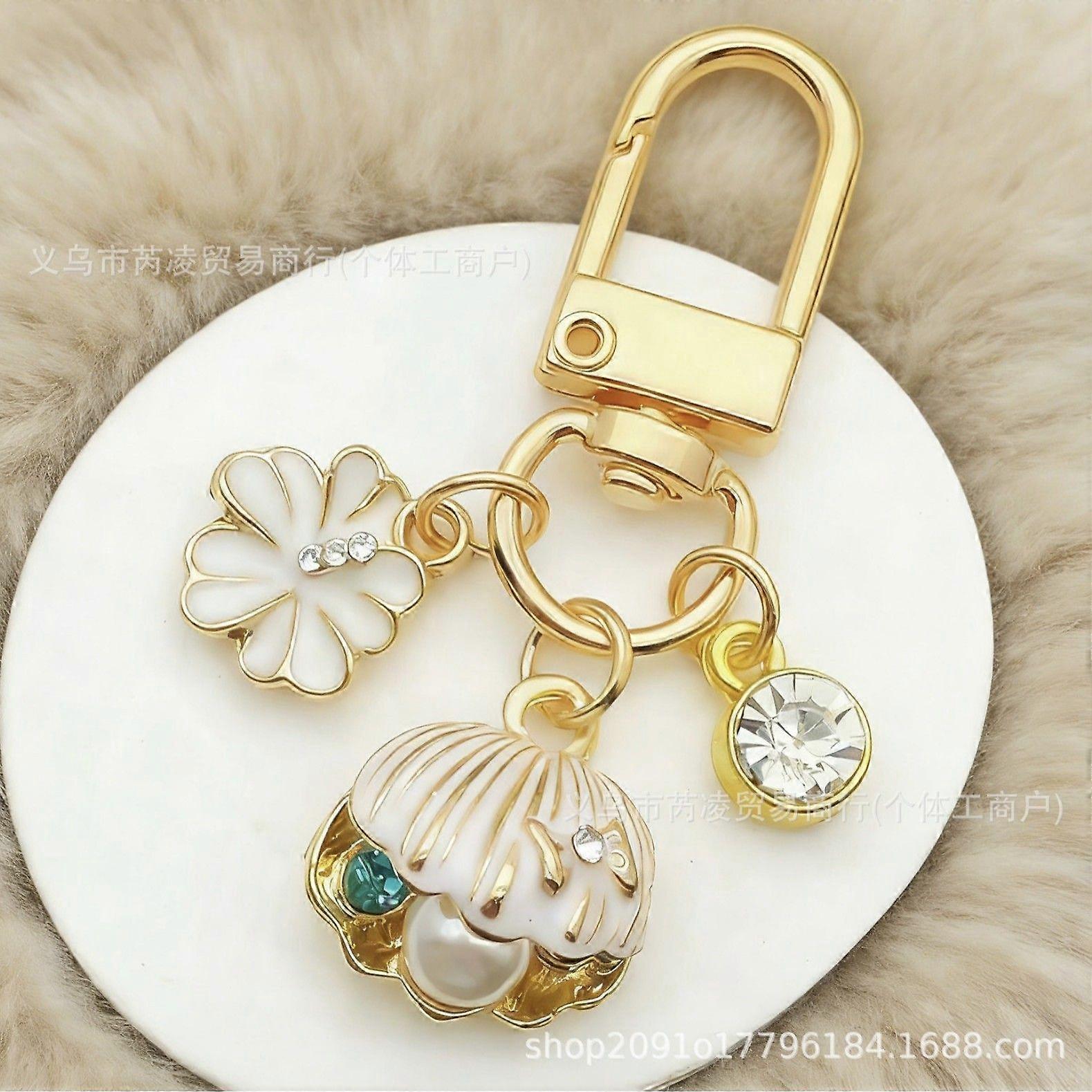 Light luxury style shell keychain