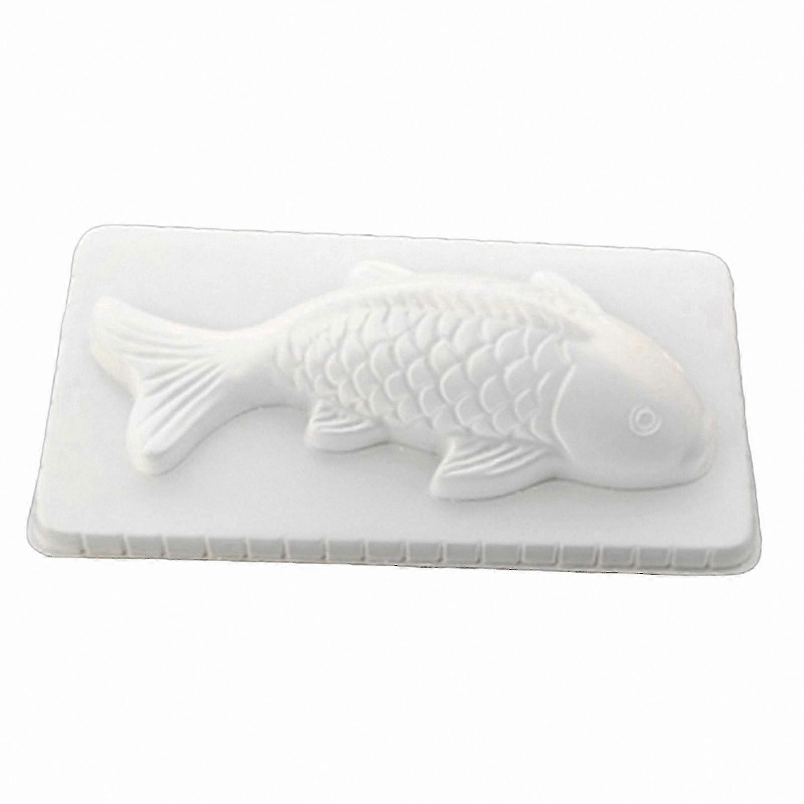 Non-Stick Fish Shaped Cake Mold for Kitchen Use Plastic Baking Tool