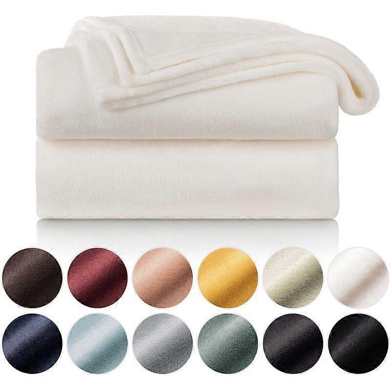 Fleece blanket 150 x 200 cm  Thick microfiber throw  Soft and warm  Machine washable  Quick drying