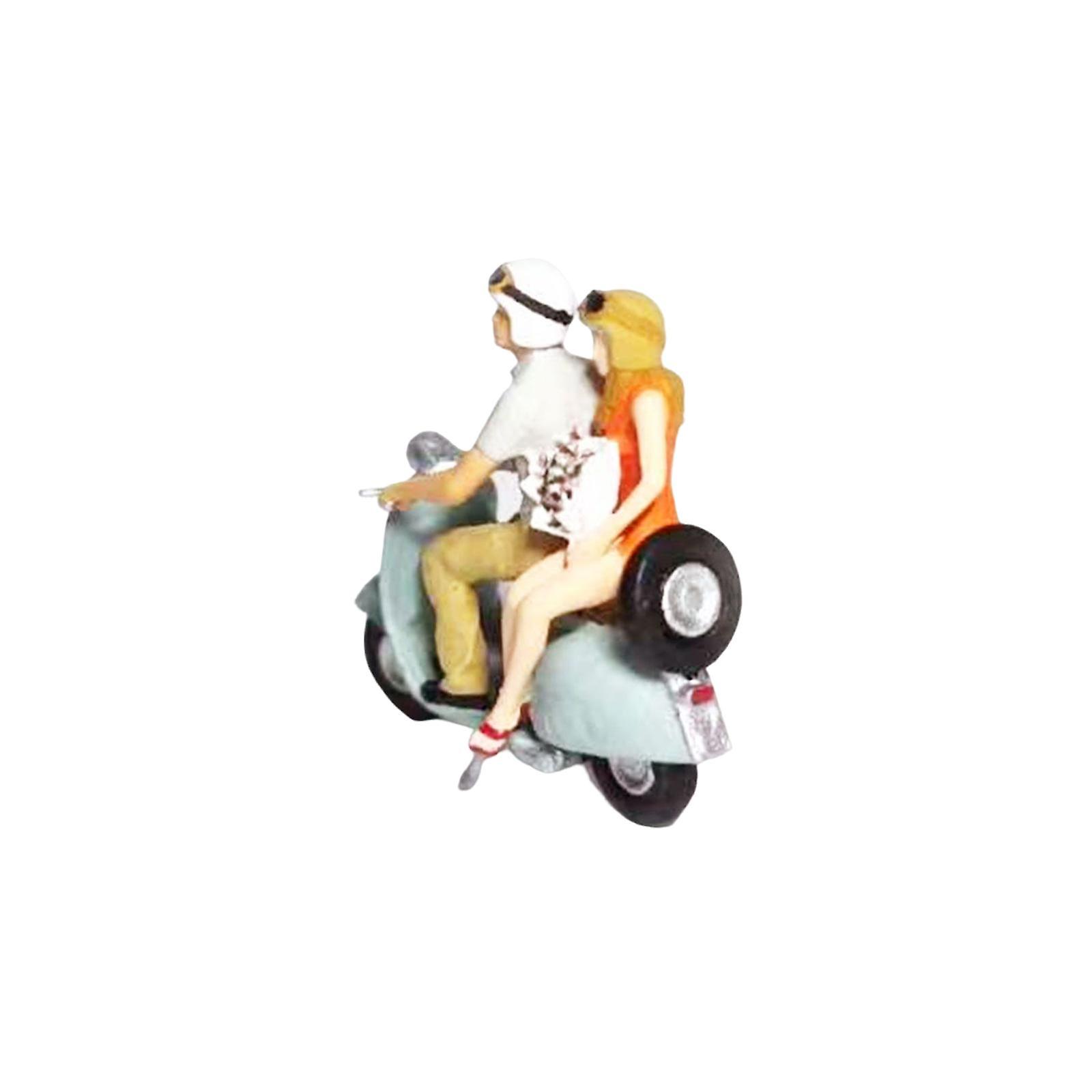 1:64 Figures Lovers Driving Motorcycle for Architecture Model Layout S Gauge