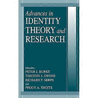 Avanços na Teoria e Pesquisa da Identidade - Springer Nature B.V - Brochura - livro em inglês
