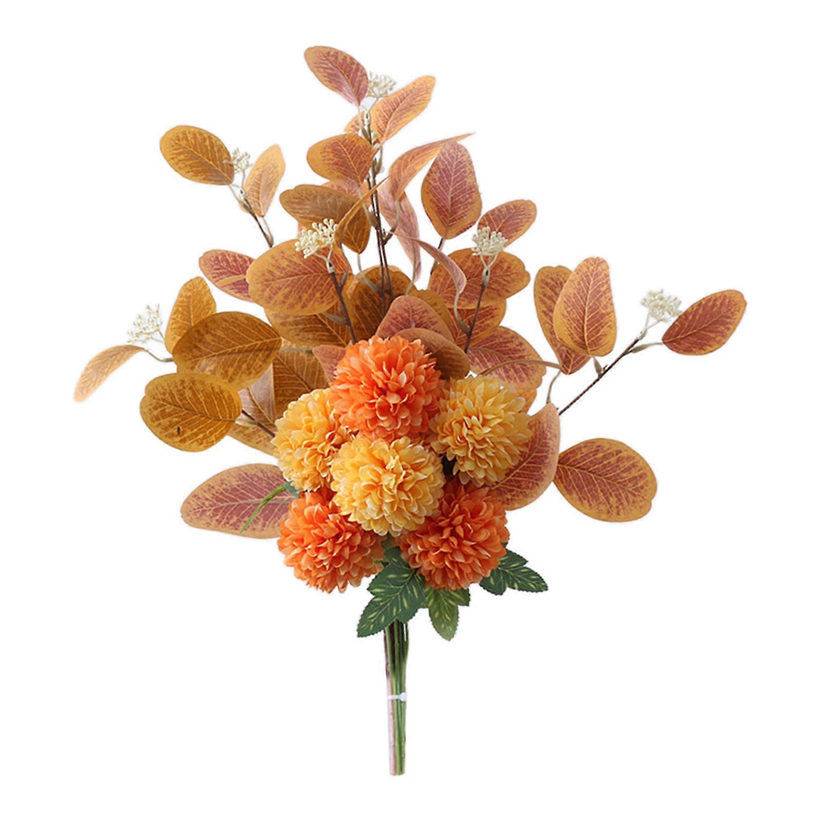 Holding flower Ping pong chrysanthemum bundle eucalyptus leaf ball chrysanthemum bundle wedding
