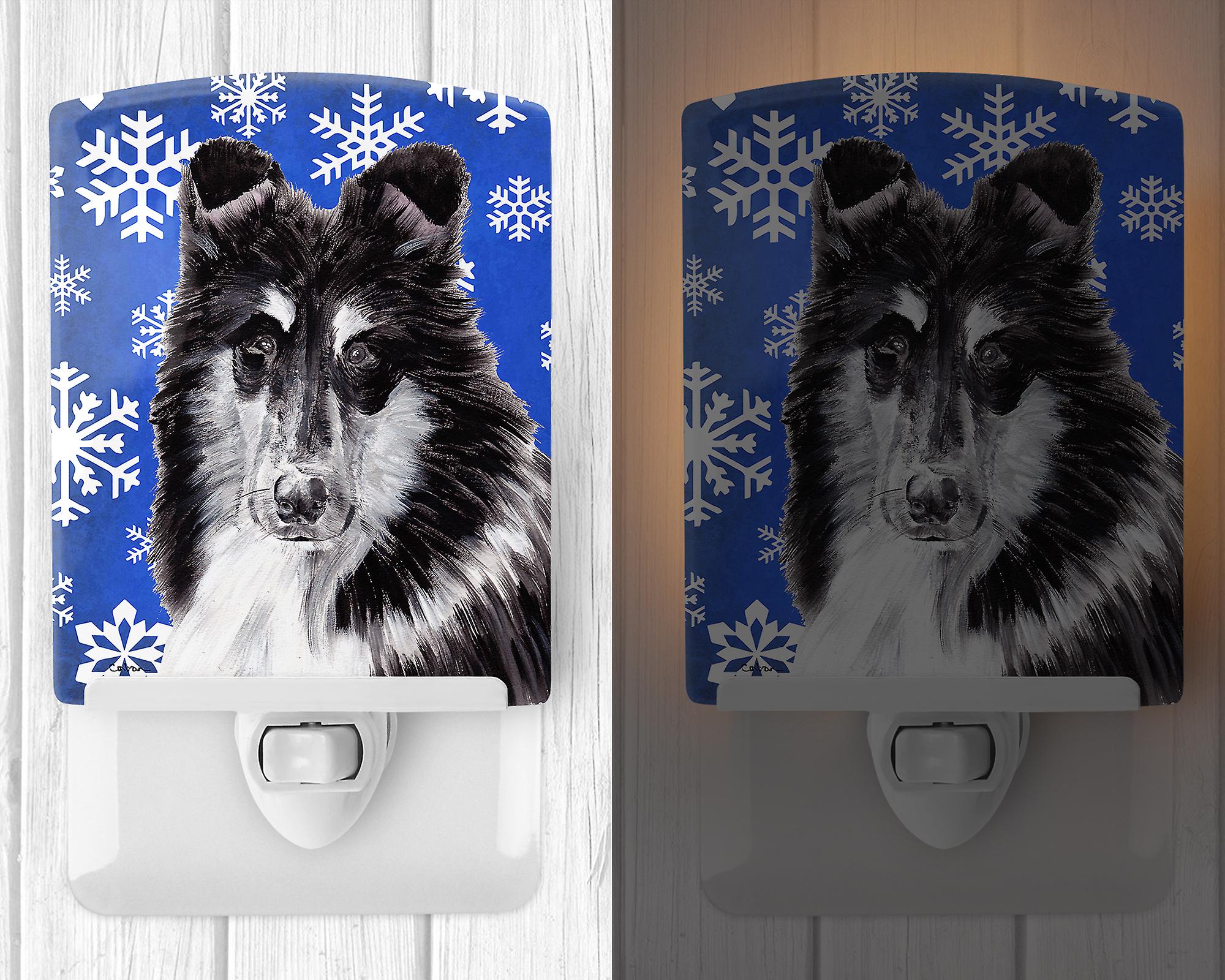 Ornamento Natale In Ceramica Collie Smooth Con Fiocchi Di Neve | Caroline's Treasures, Personalizzabile, Diametro 7,1 Cm, Rosso E Oro