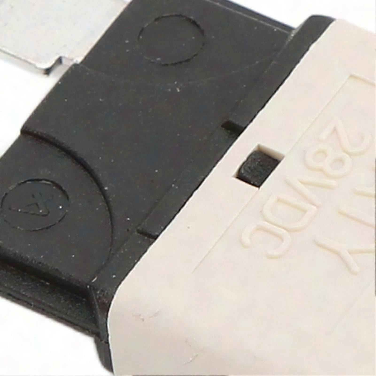 White Manual Reset Blade Fuse 25A Circuit Breakers 28VDC for Vehicles Low Voltage Yachts Ships