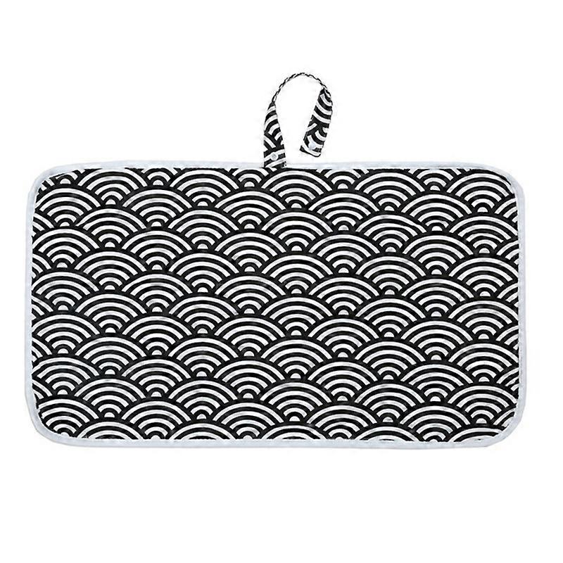 Foldable cotton wave pad for baby changing and waterproofing when going out, suitable for mothers and babies.