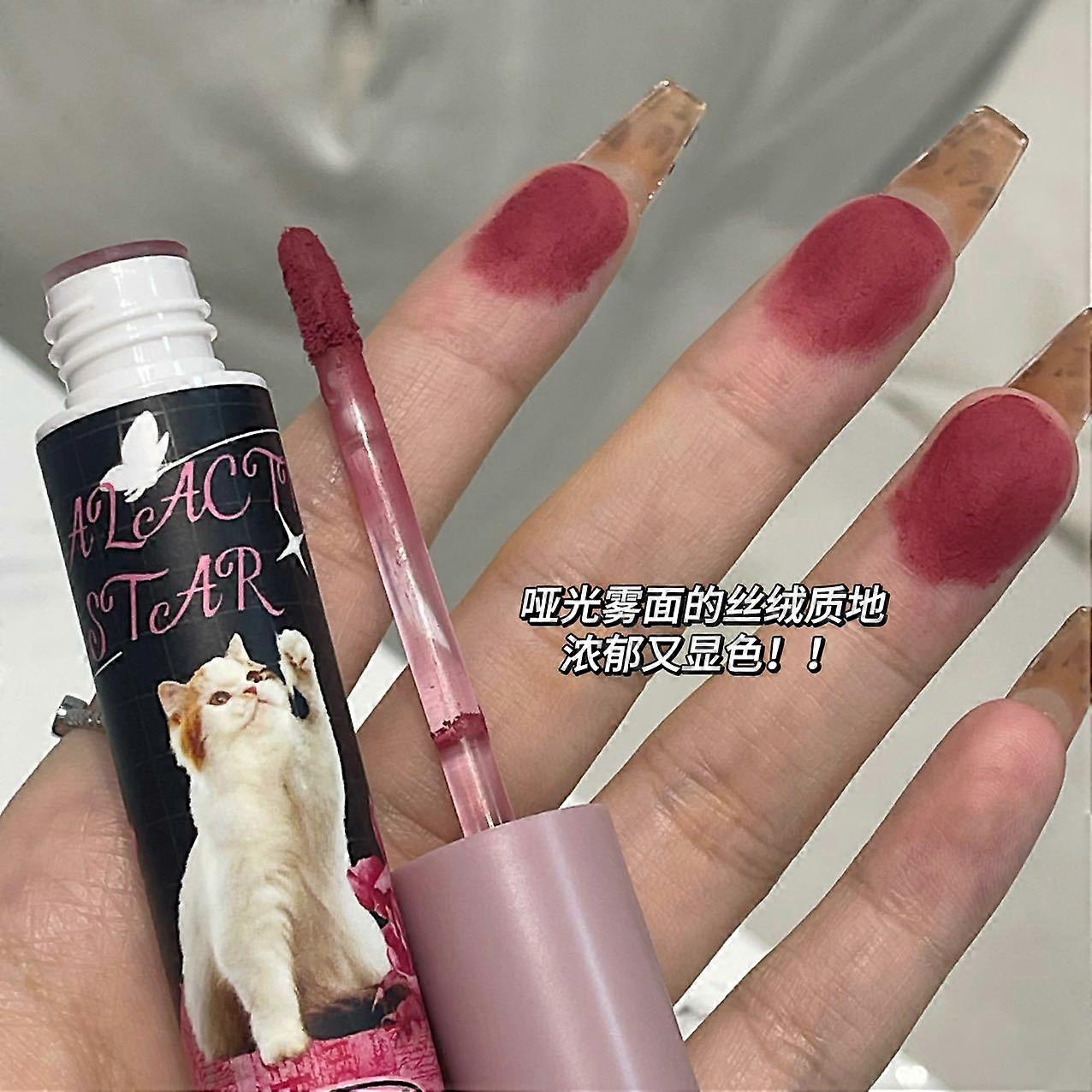 Matte lip gloss, perfect for autumn and winter, vibrant color, long-lasting, and fade-resistant. Ideal for students, even without makeup, an