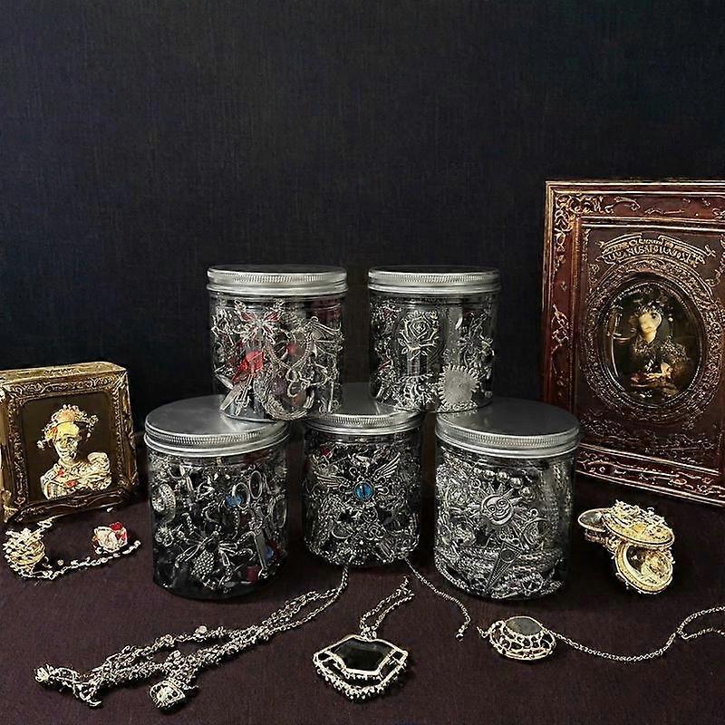 צנצנת מסתורין של תכשיטים גותיים של GM | מתנה מפתיעה ומפחידה לפתיחת קופסה לליל כל הקדושים לנשים ובני נוער | סט אביזרים אסתטיים של האקדמיה האפלה הוויראלית | C