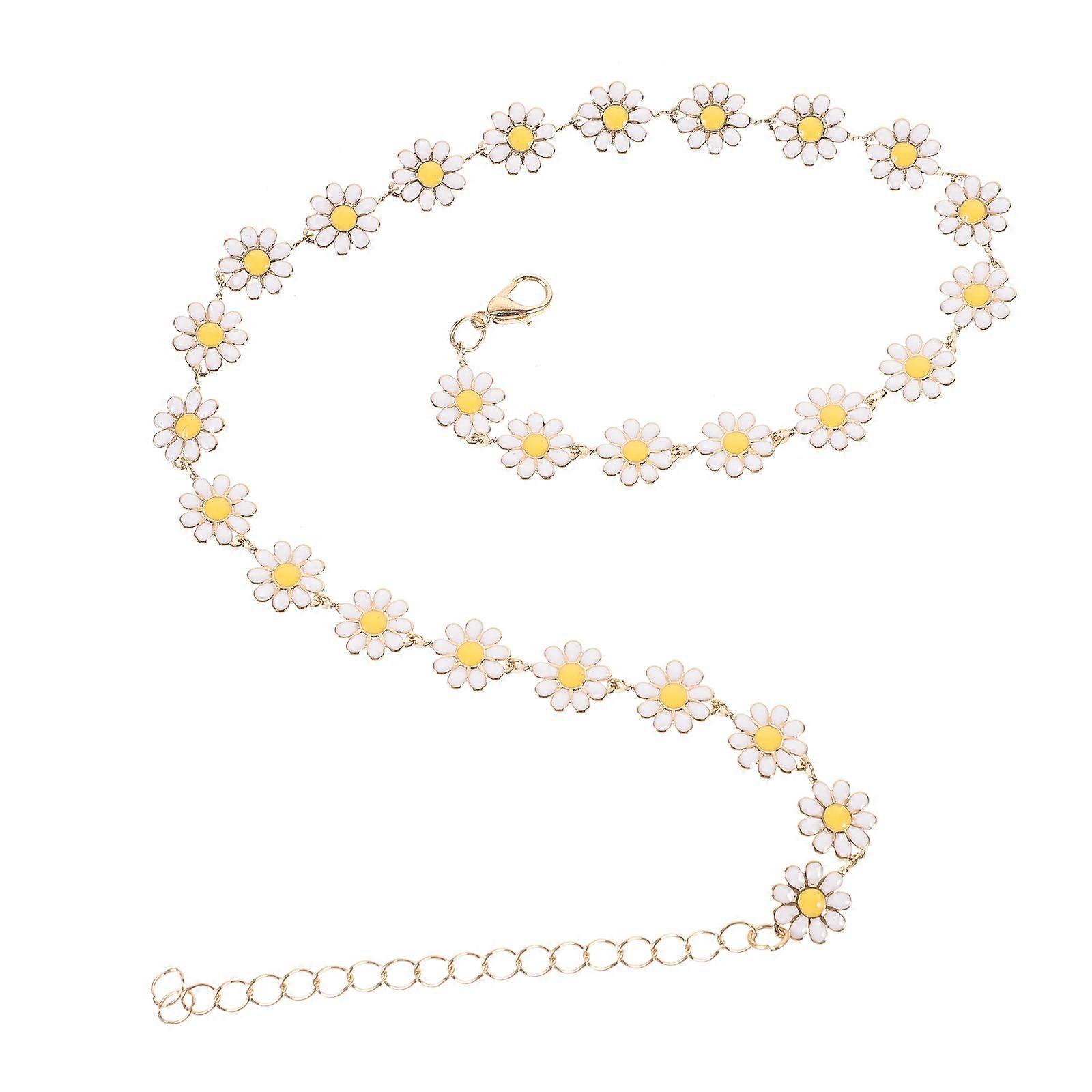 Stylish Daisy Necklace Reflecting Excellent Craftsmanship