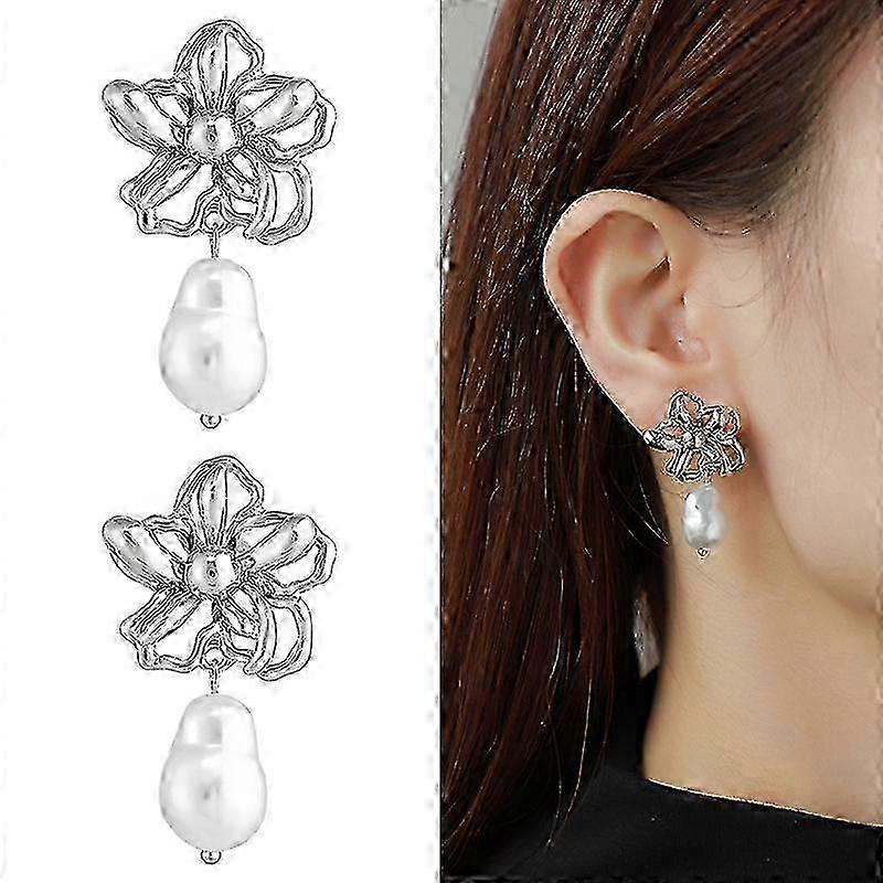Pearl And Flower Earring