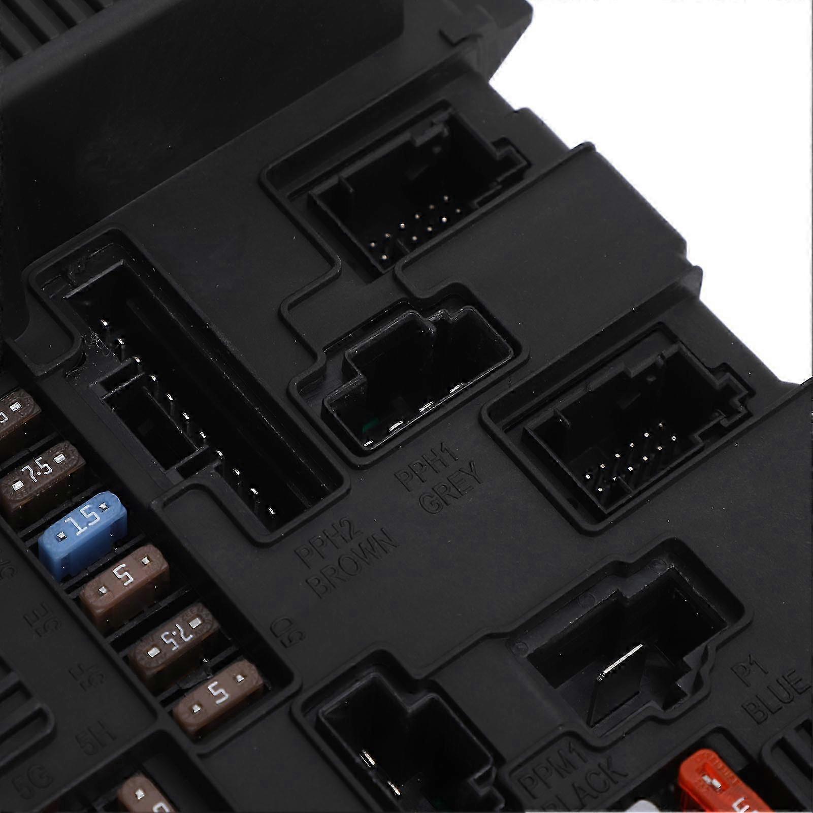 Renault Megane Scenic 2002-2006 Fuse Box Module - OE Numbers 8200306033 & 8200306032