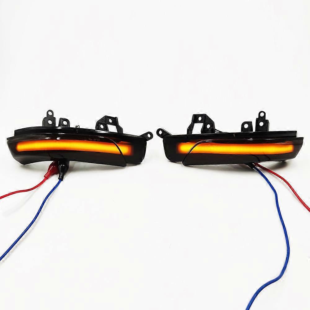 Rearview mirror turn signal is applicable ForToyota Crown RizhuiWizhi and Prius rearview mirrors with flowing-type turn signals.
