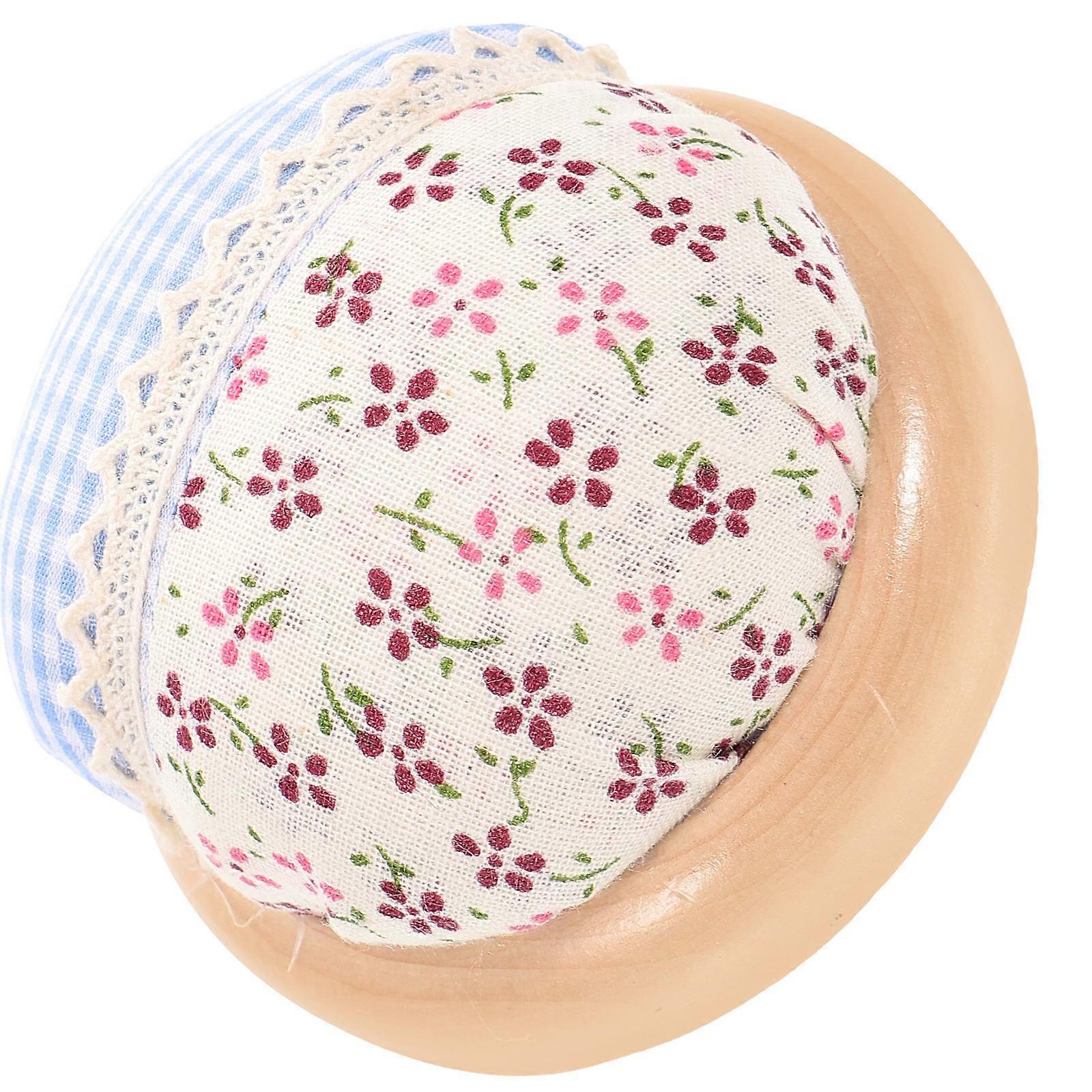 Compact Reusable Pin Cushion Ball Design Needle Holder for Sewing, Quilting and Crafts – Convenient Storage Accessory – Random Colors