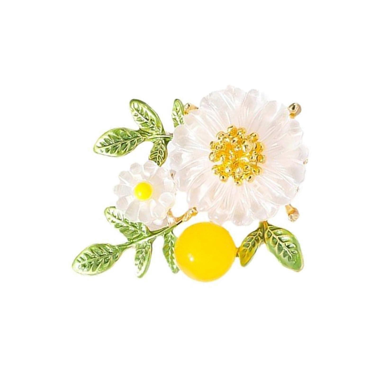 Practical, stylish pearl and daisy brooch made of alloy materials, an elegant charm addition to any outfit.