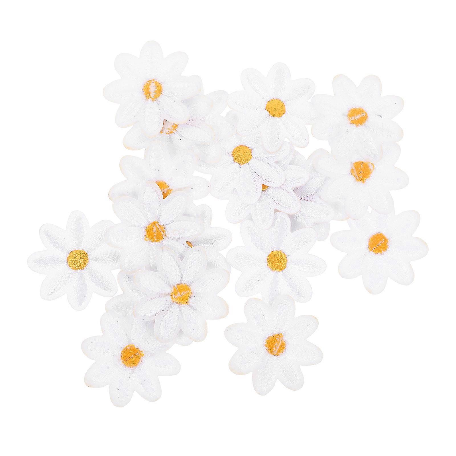 Sewing on Patch Daisy Shape for Clothes Backpacks and Books White Polyester Material Decorative Use 30Pcs