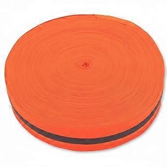 Fita refletora para pista com faixa central escura, 5 cm de largura.