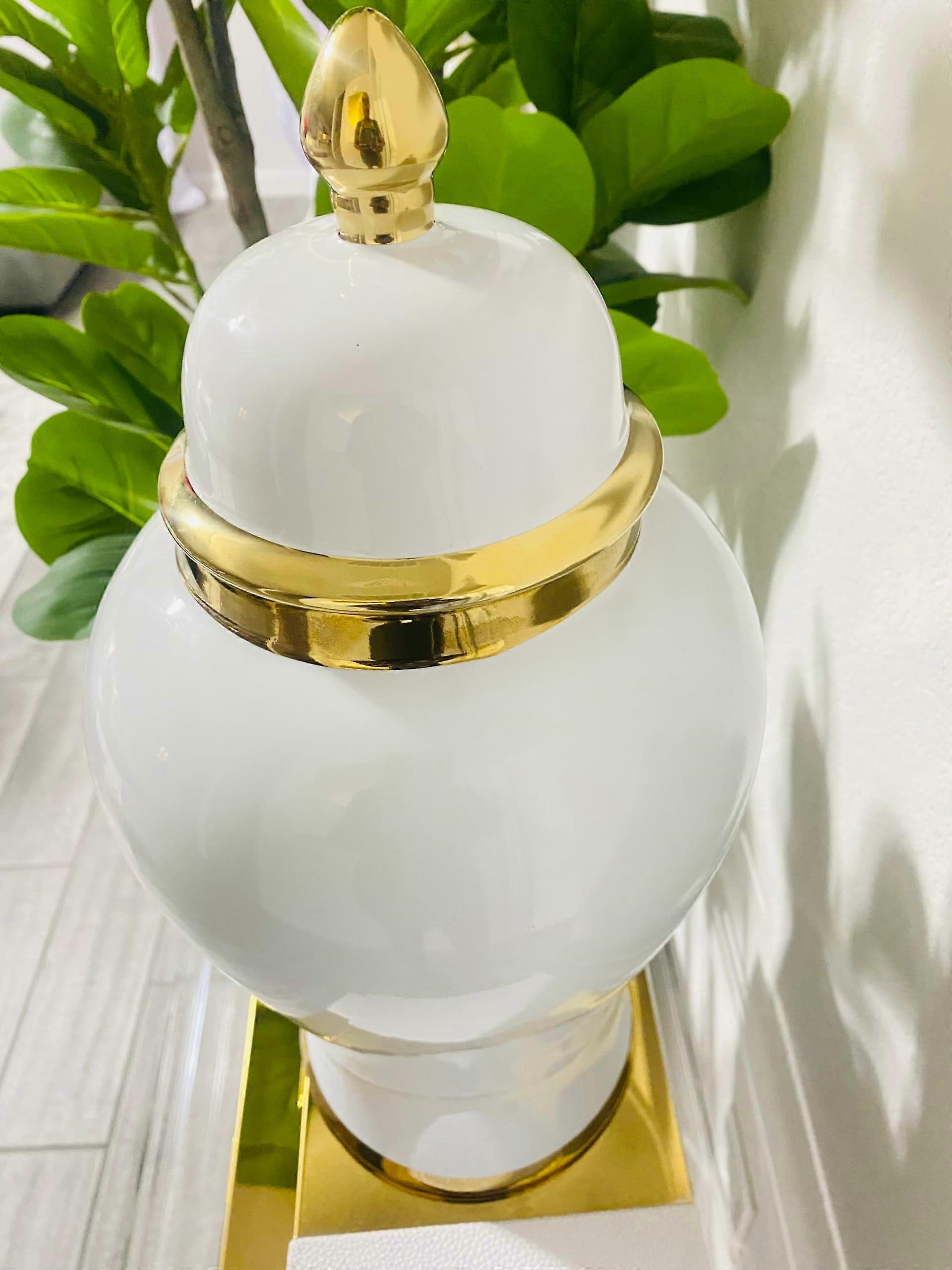 White and Gold Ceramic Ginger Jar with Lid – Elegant Decorative Temple Jar Vase for Home Decor