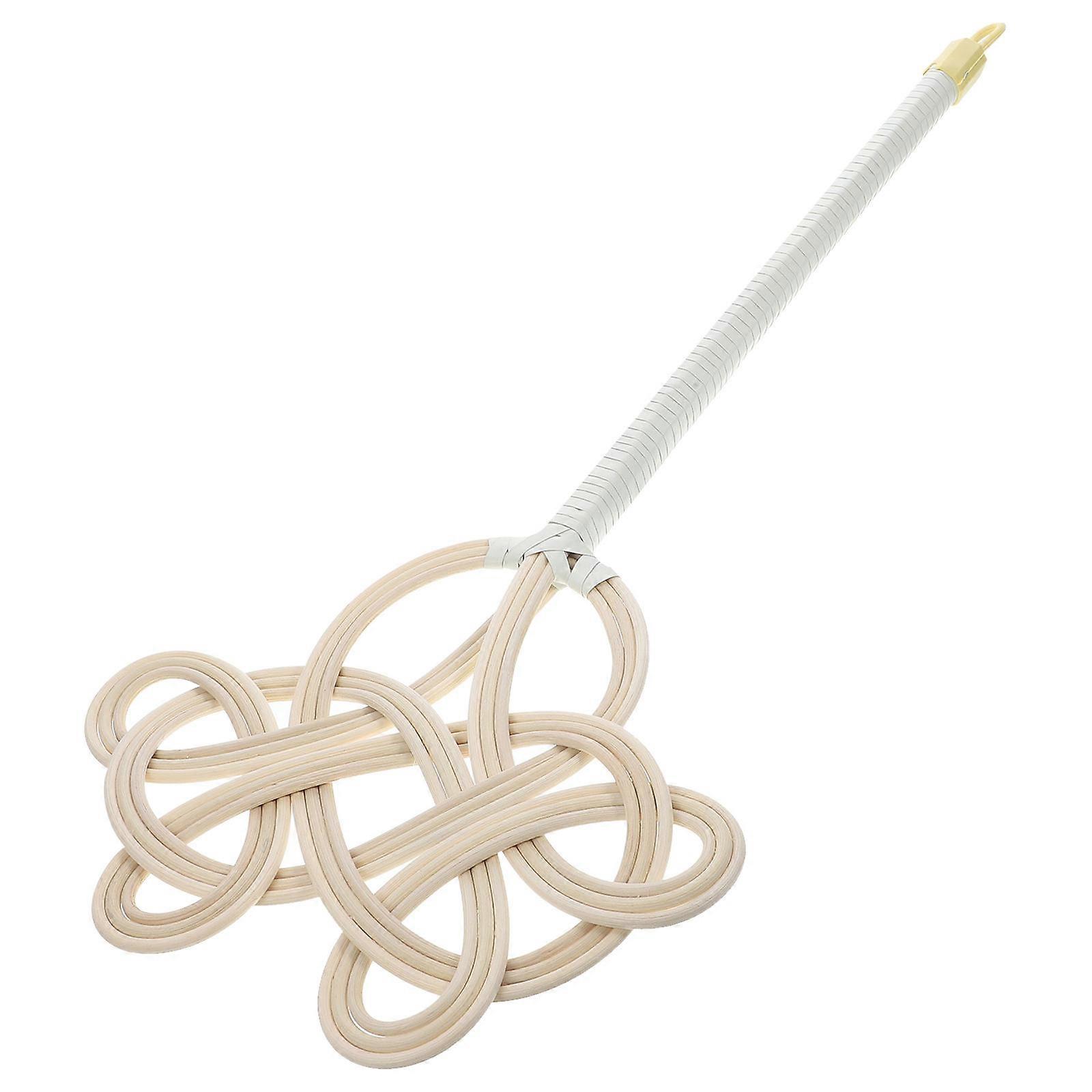 The **Long Handle Rattan Quilt Cleaning Tool** is a versatile and efficient cleaning accessory designed to make dust removal from quilts, carpets,