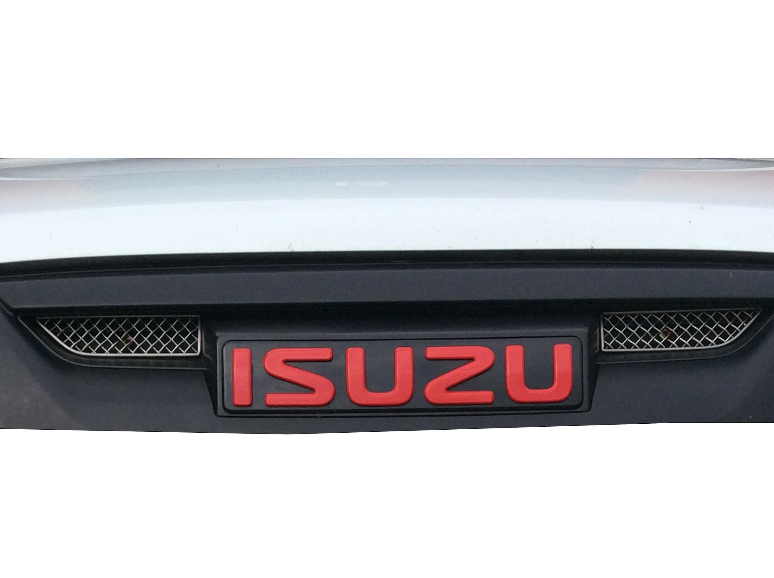 Isuzu DMAX - Upper Grille Set (2017 - )