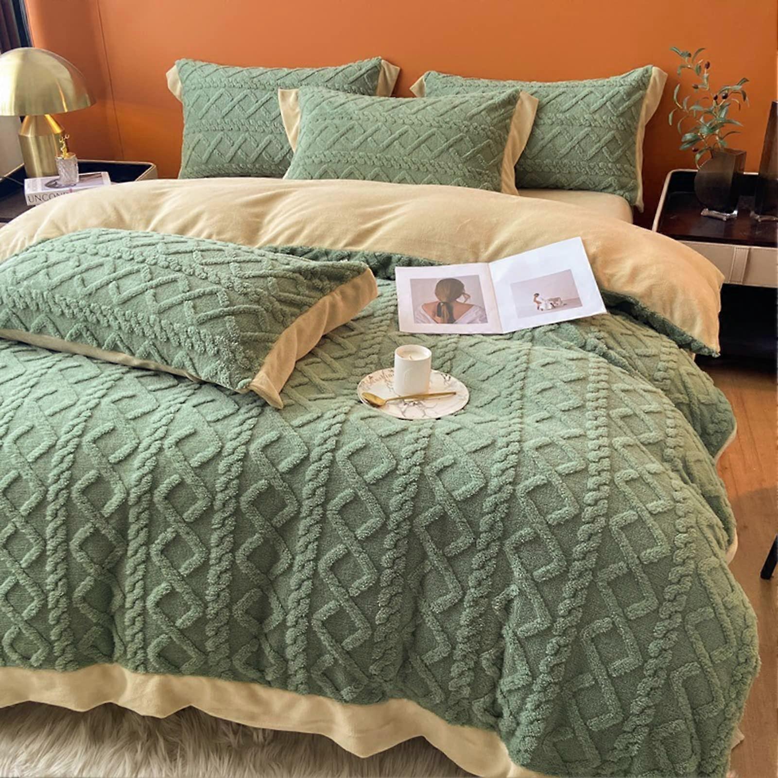 Green 4 Piece Bedding Set 200 x 230 cm Patchwork Bedspread Queen Size for Full Surface Coverage