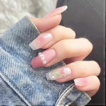 Reusable Press On Nails With Heart Design