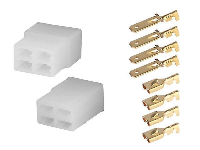 Conector cvadruplu