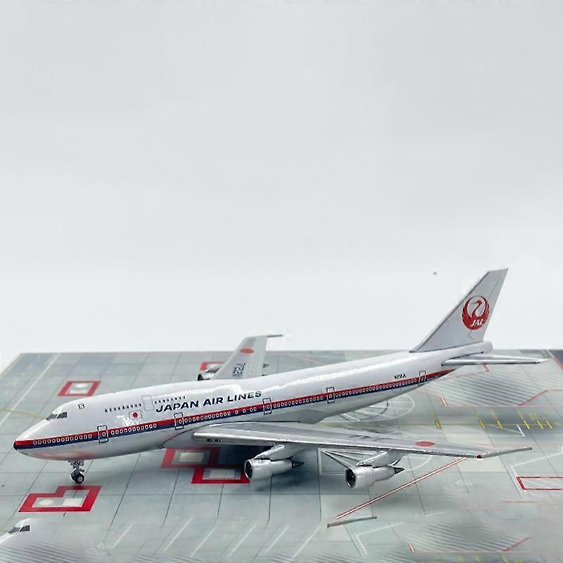 1/400 Scale Model JAL Japan Airlines Boeing B747-300 Airliner