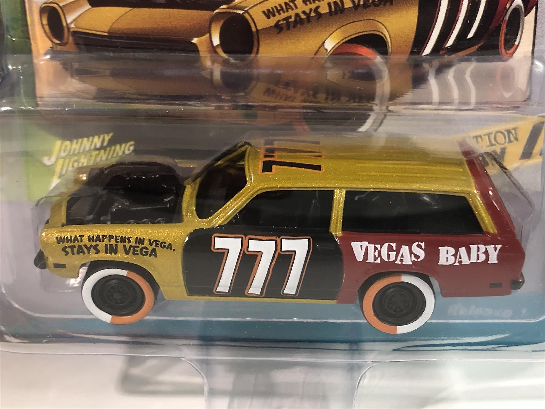 1972 Chevy Vega Wagon Gold Strike Metallic 2189 Cranberry Red 1:64