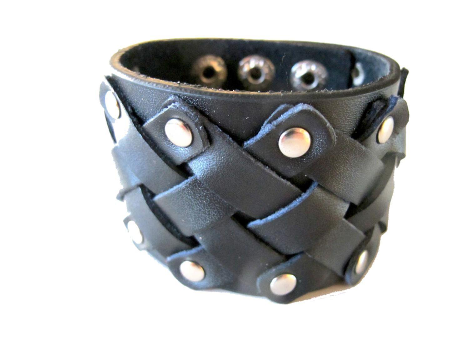 Leather bracelet with round rivets