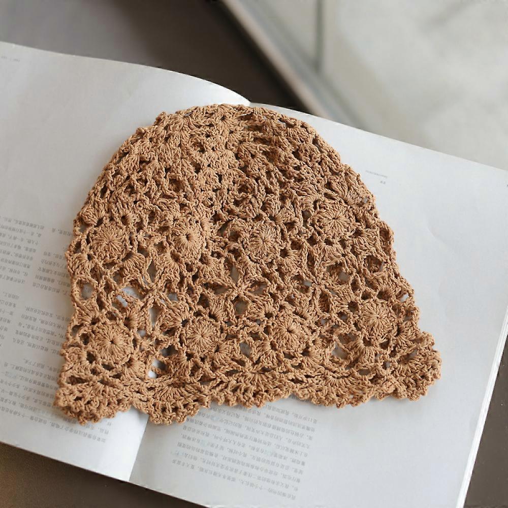 Women's crochet hat with floral pattern – Elegant, airy headwear in vintage style for spring and summer