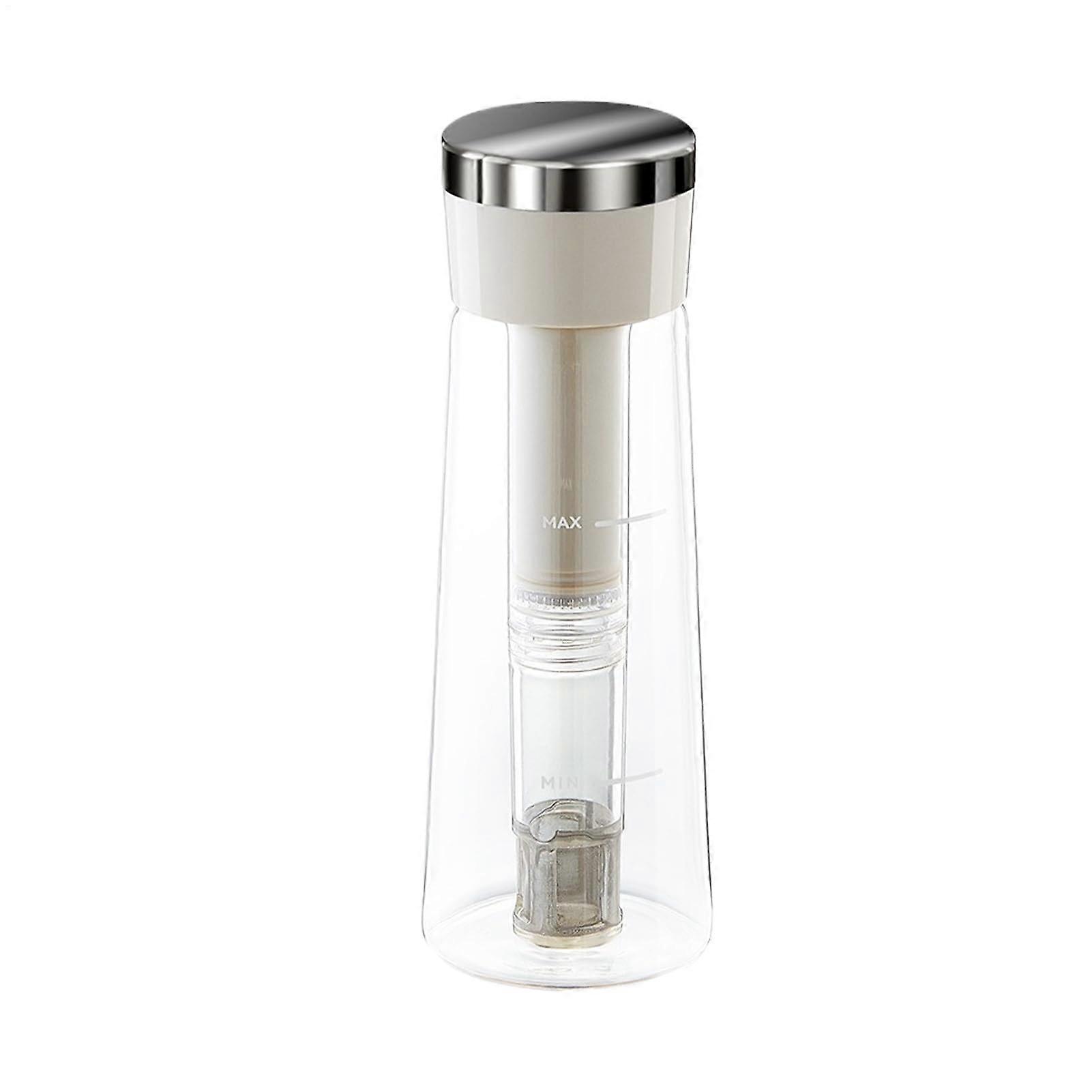 Cold brew coffee carafe, 750 ml, portable iced coffee maker, white.