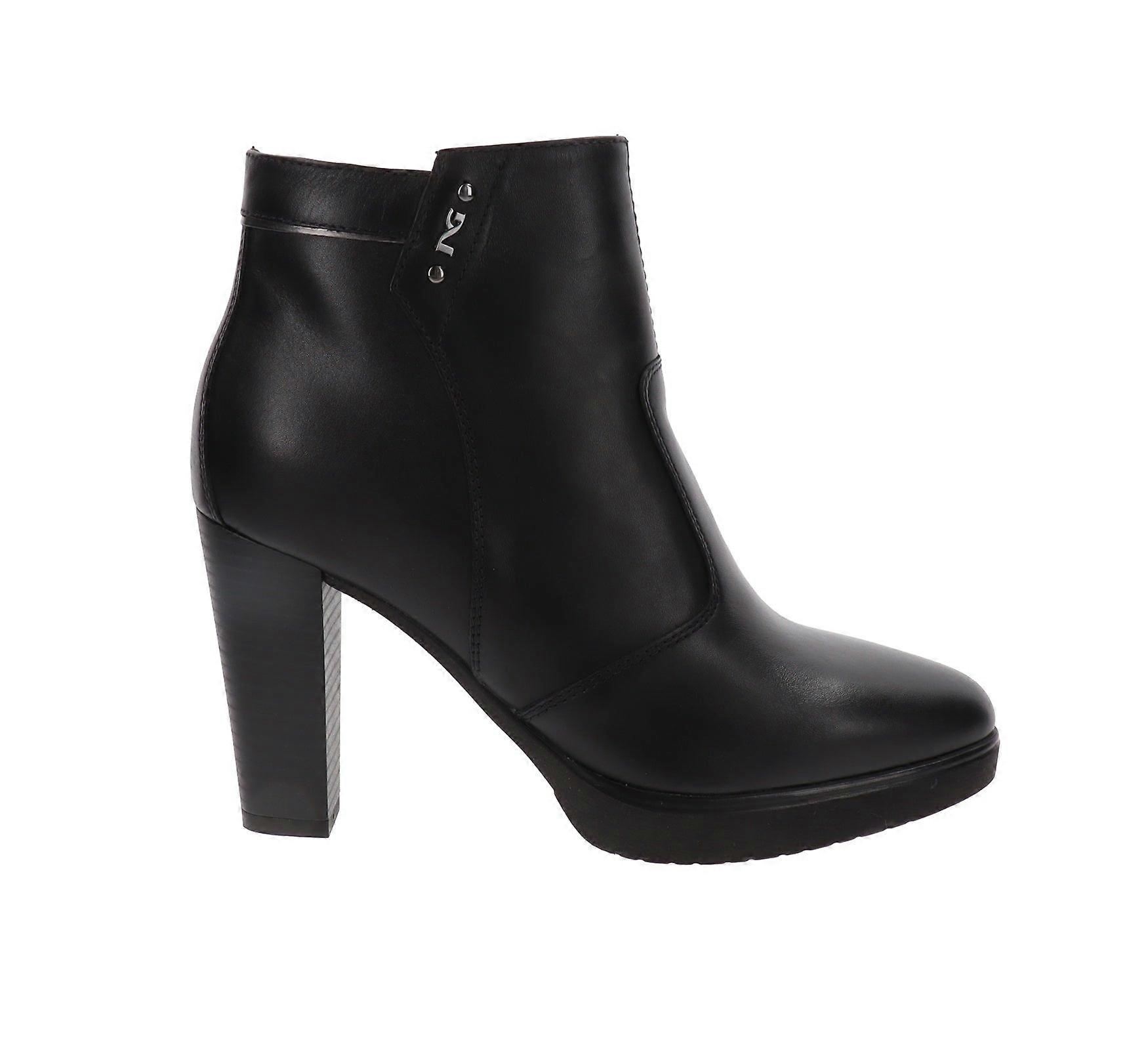 Botas de tornozelo de couro NeroGiardini para mulheres com fecho de zíper I513810D