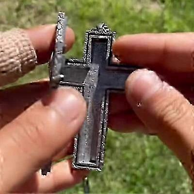 Collier pendentif croix avec compartiment caché pour les passionnés