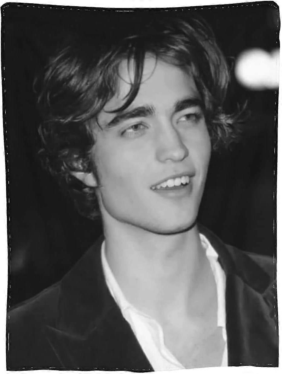 روبرت باتينسون بطانيات طو ناعمة مريحة ودافئة الفراش الصوف الفانيلا بطانية ستوكات المضادة للبيلينغ أفخم Bljvrivjh2156