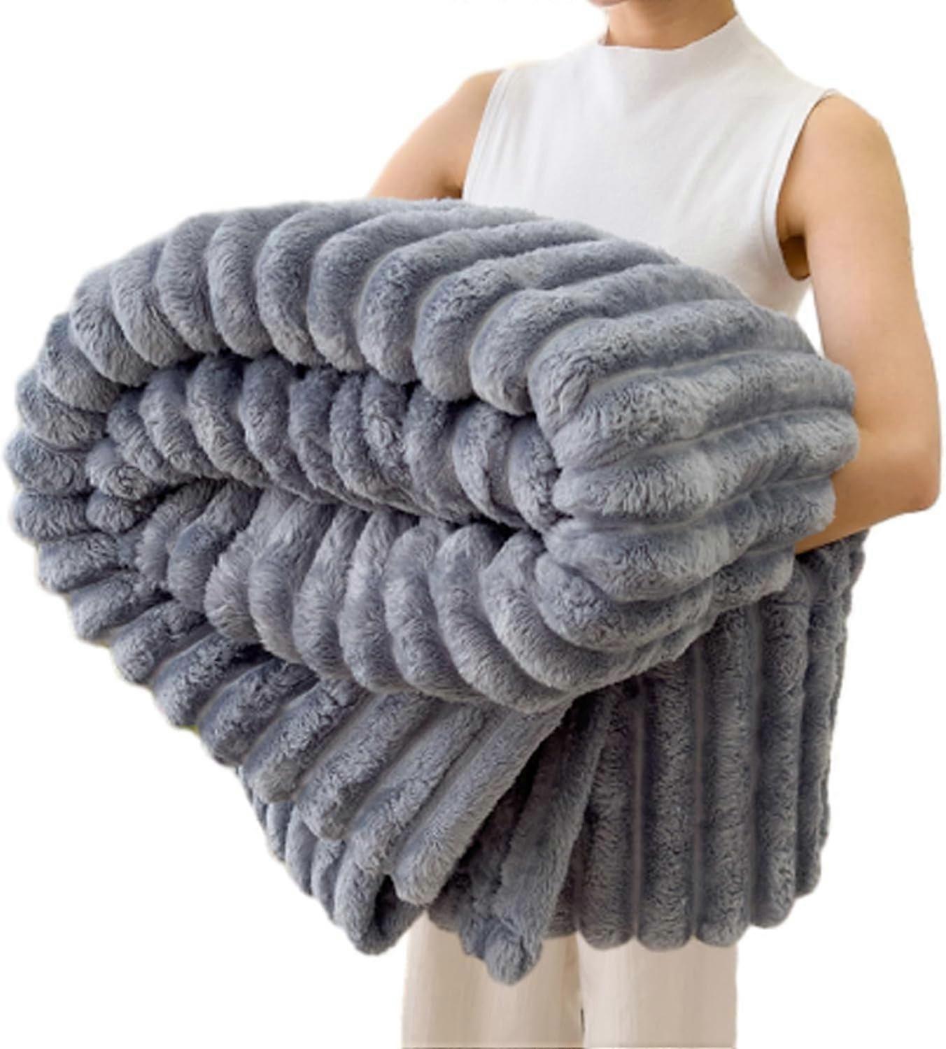 Thickened Rabbit Plush Nap Blanket, Office Milk Fleece Nap Blanket Warm Thickened Comfortable Sofa Throw Blanket