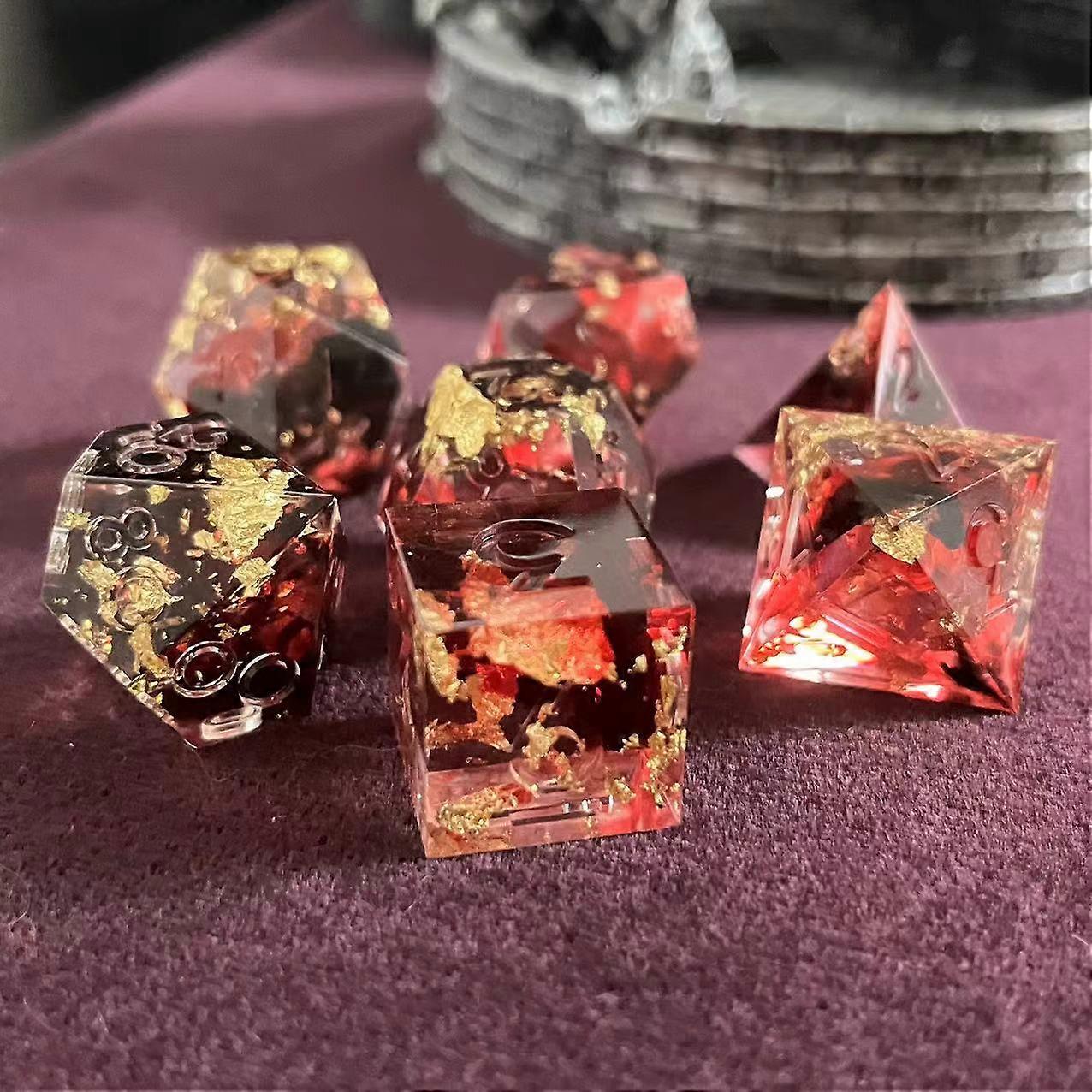 هالوين الدم نرد لعب دور النرد آر بي جي الراتنج مجموعة النرد مع مجموعة النرد متعدد السطوح من رقائق الذهب للأبراج المحصنة والتنين الراتنج