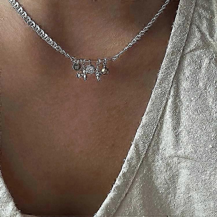 Collier de pompon pour dames