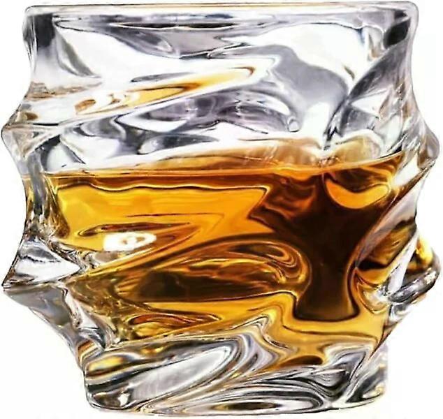 Crystal whisky glass, handmade, with a good grip and excellent for showing the color of the wine