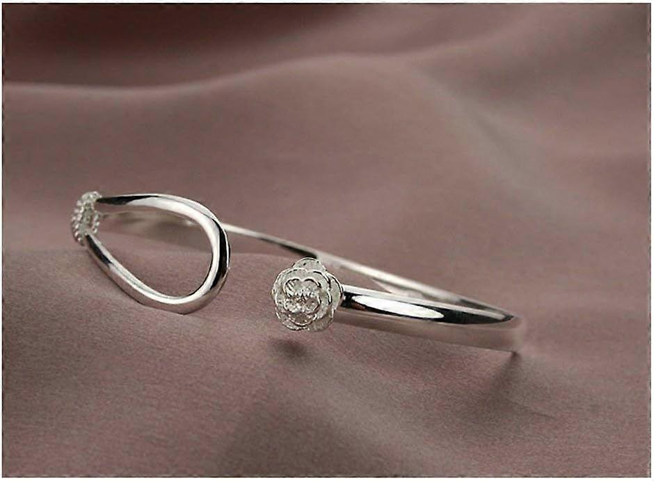 Women's Floral Pattern Silver Bracelet